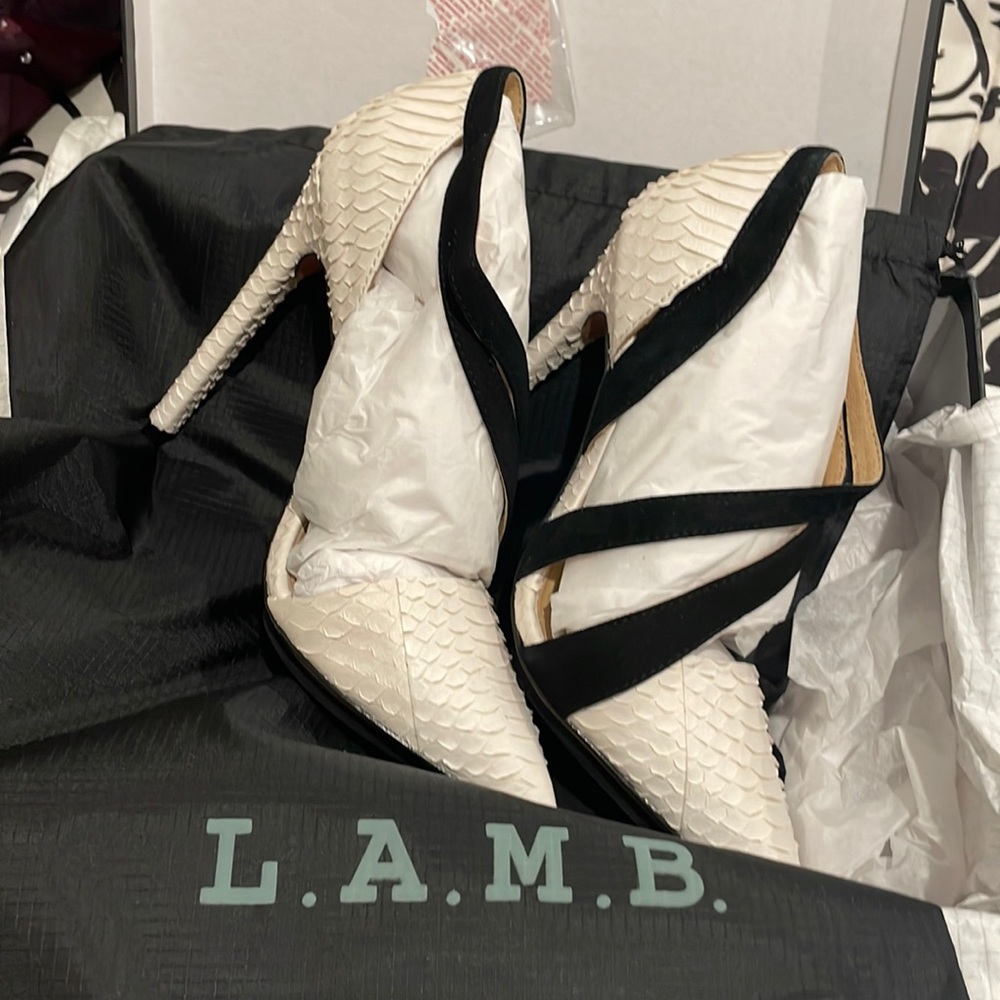 NEW L.A.M.B. Lynn ll White snake in original box